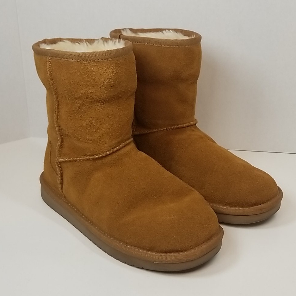 Kookaburra by Ugg Chestnut Short Boots size est. 7